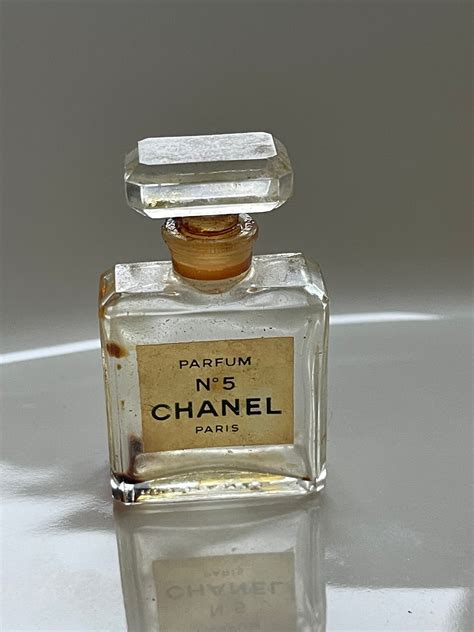 where is due date on chanel perfume|old Chanel perfume worth.